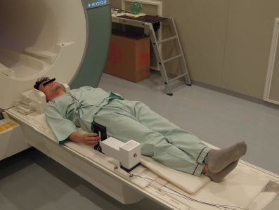 MRI装置中での２軸力センサ使用例